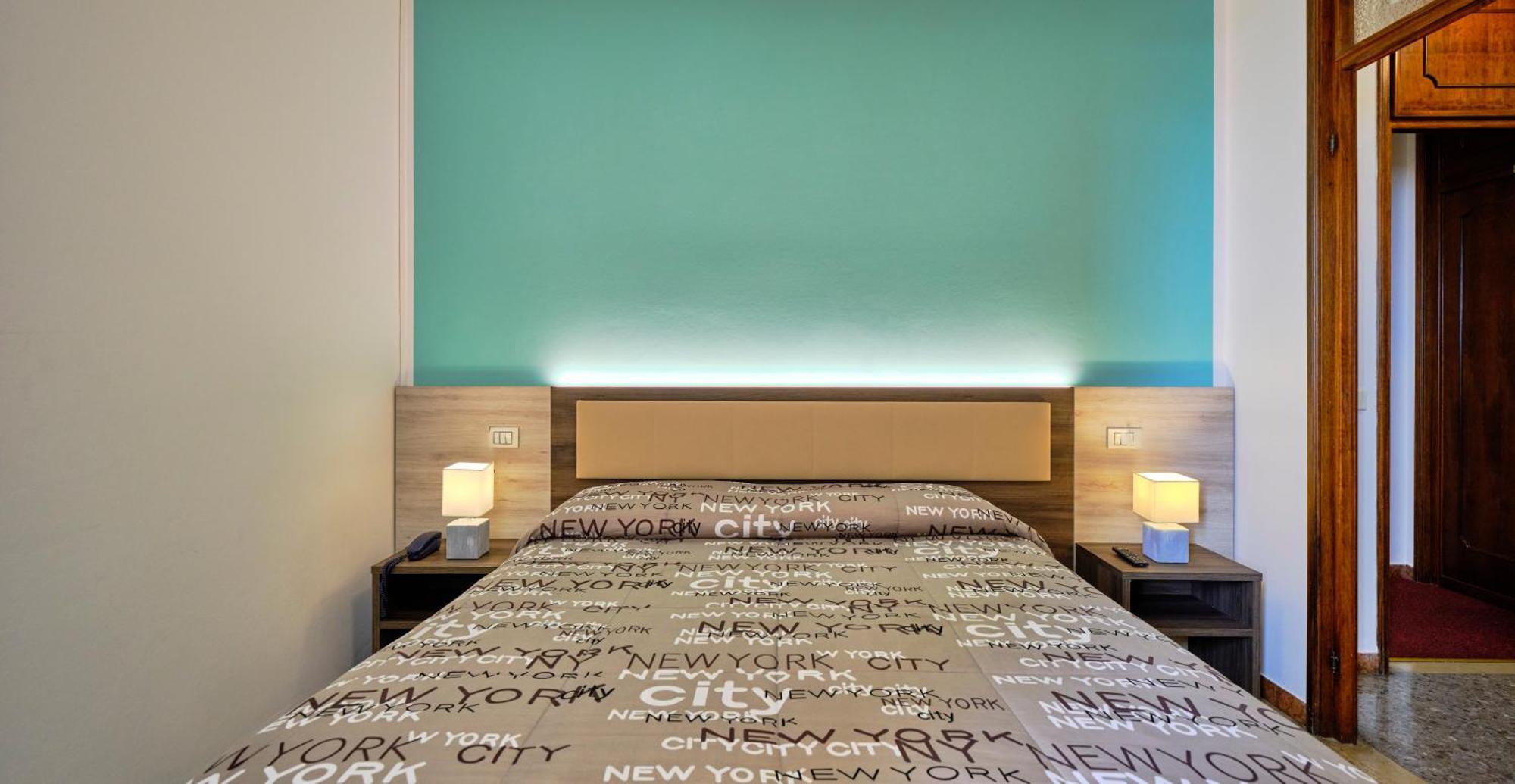 Piccolo Hotel Garda  Bagian luar foto
